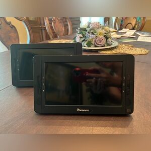 10.1 Naviskauto Dual DVD players gently used